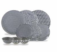 Service à vaisselle Carrefour home Kimiko - 18 pièces noir en porcelaine à 23.39 €