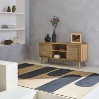 Meuble TV en cannage 120x39x56.5cm - Bohème - Naturel. 2 niveaux. 2 étagères. 2 portes. pieds scandinaves à 103.99 €