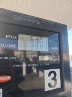 Essence sans plomb 98 à 1,598 au lieu de 1,698 afficher à 1.59 €