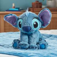 Peluche Stitch de taille moyenne à 18 €