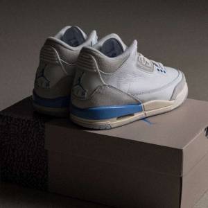 Nike Air Jordan 3 Retro *Short porte-bonheur* *GS* à 66 €