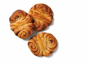 Un Petit pain saveur cannelle à 0.49 €