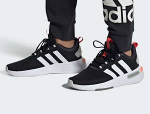 Chaussure Adidas Sportswear Racer TR23 - Tailles du 41 1/3 au 46 à 40 €