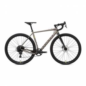Vélo Hybride Ns Bikes RAG+ 3 700X45C - Taille M ou L à 899.99 €