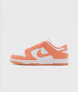 Baskets Nike Dunk Low Peach - Tailles du 35,5 au 44,5 à 54 €